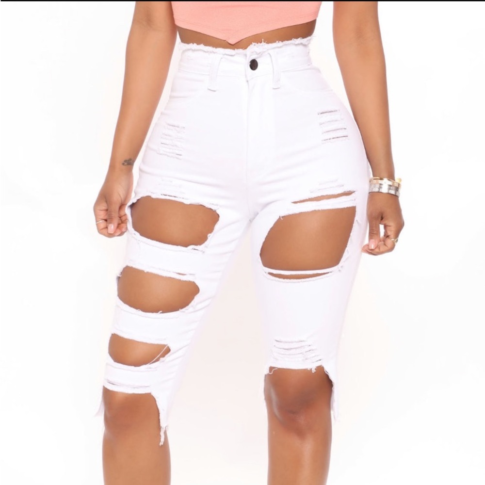 *****Brand New W/Tag***** Women’s Fashion Nova “Can’t Help It” Bermuda Shorts.